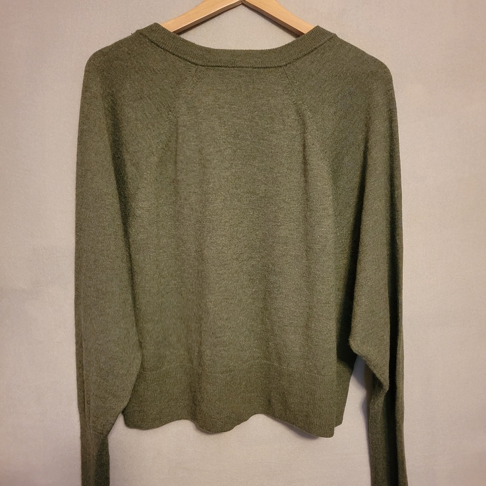 GAP Olive V-Neck Soft Wool Blend  Sweater. Size XL - Picture 3 of 4